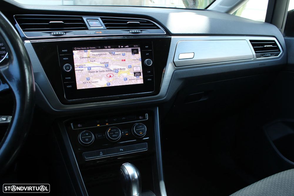 VW Touran 1.6 TDI Highline DSG - 22
