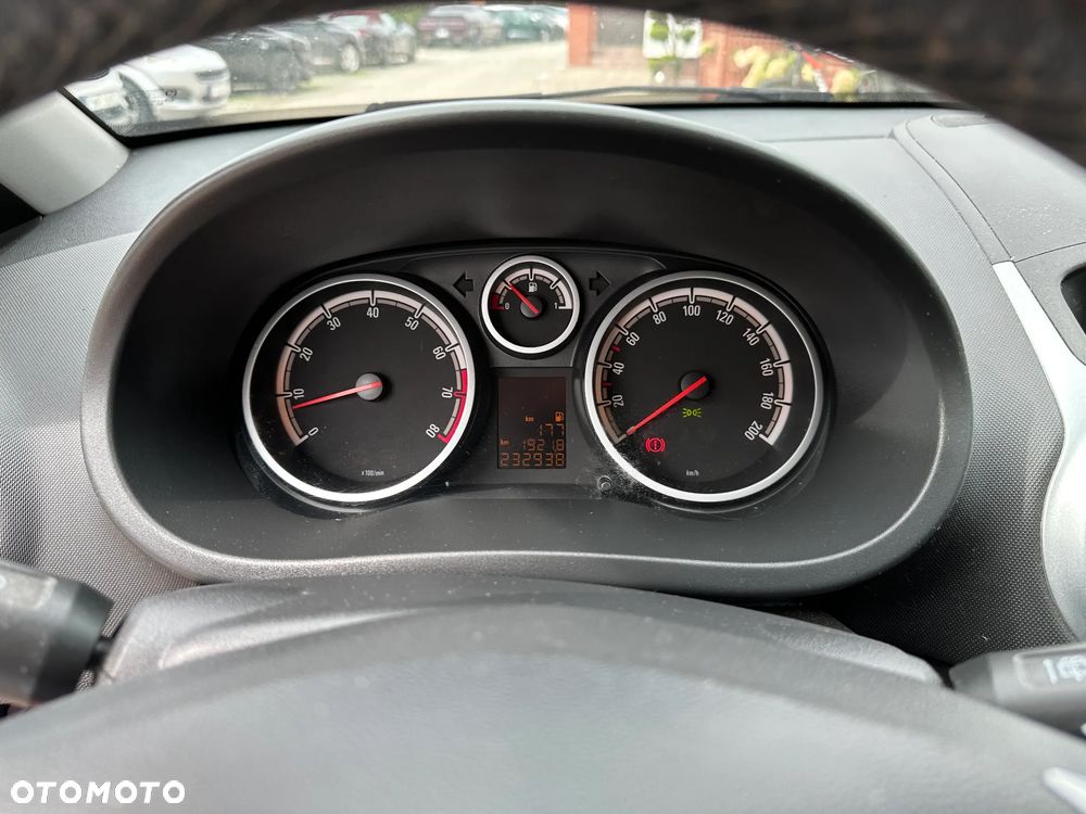 Opel Corsa - 8