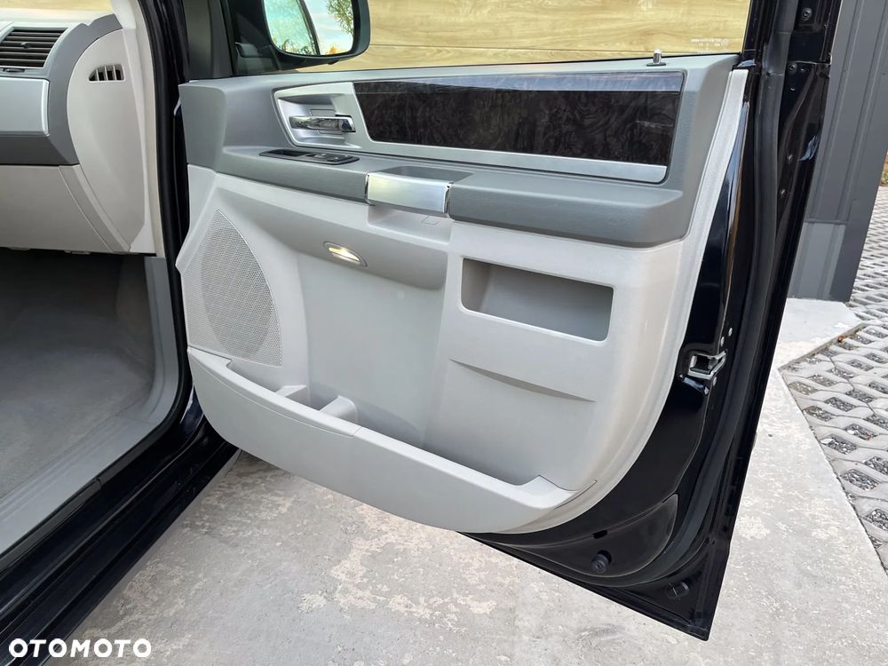 Chrysler Grand Voyager ver-2-8-crd-limited - 31