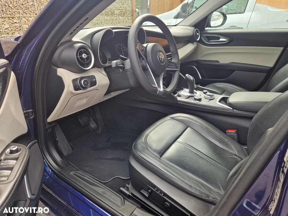 Alfa Romeo Giulia 2.0 Turbo 16V AT8 Veloce Ti - 20