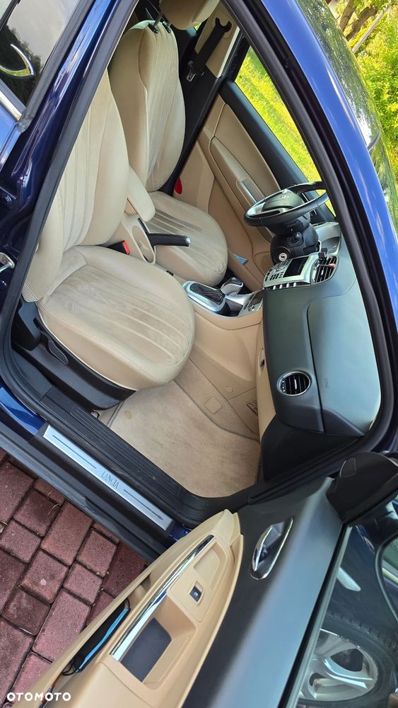 Lancia Delta 1.8 T-Jet Platino Sportronic - 11