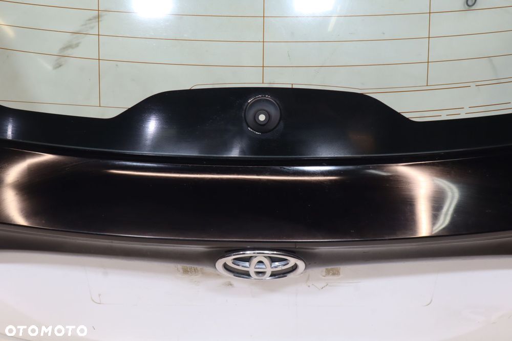 KLAPA TYLNA TOYOTA YARIS IV 040 - 4