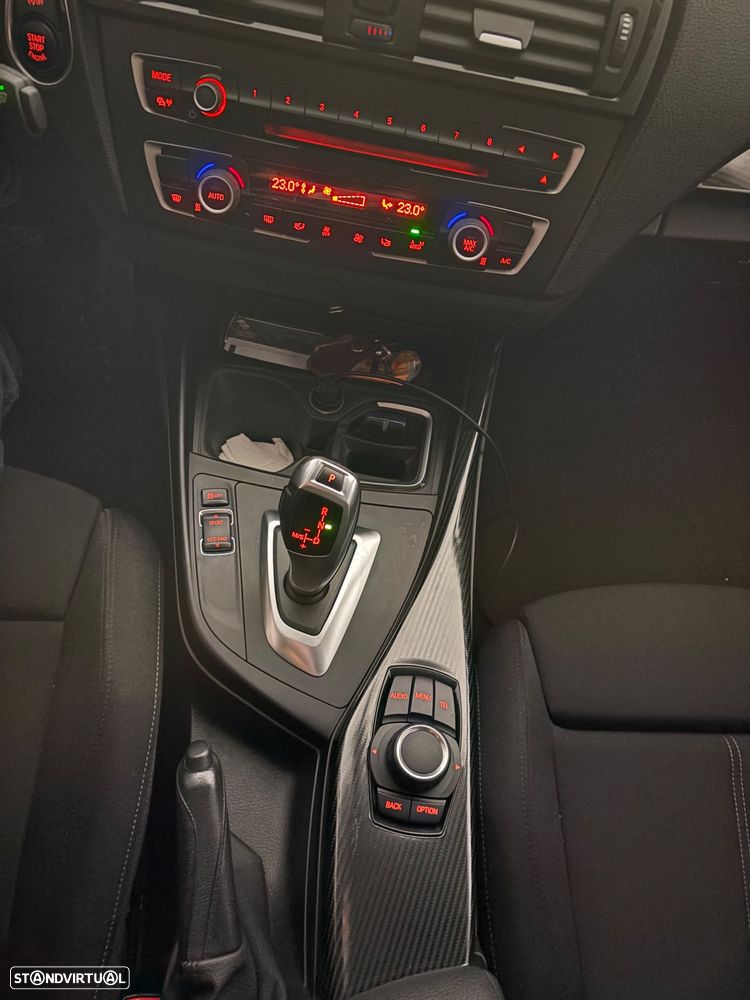 BMW 118 dA Line Urban - 4