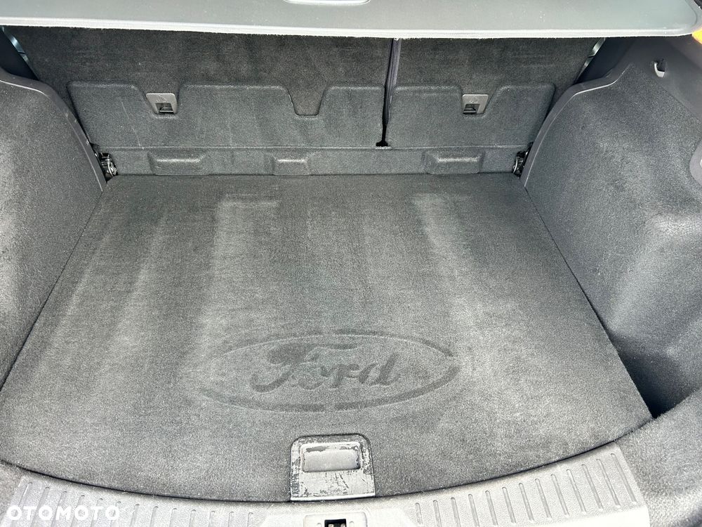 Ford Kuga 2.0 TDCi 2x4 Titanium - 21