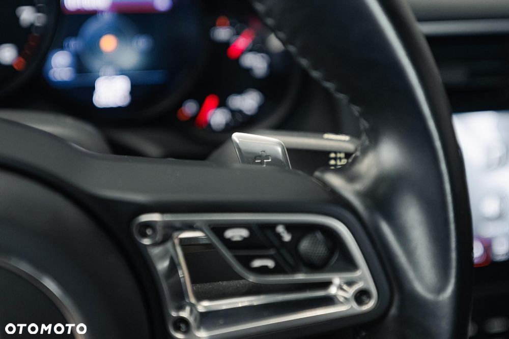 Porsche 911 Carrera T PDK - 24