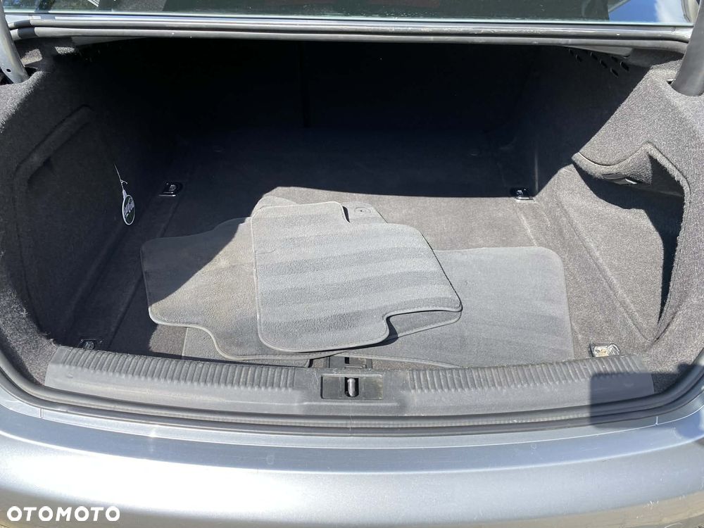 Audi A4 Limousine - 31