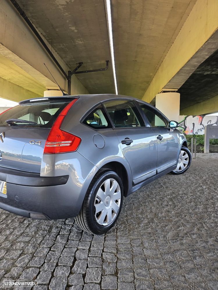 Citroën C4 1.4 16V SX - 17