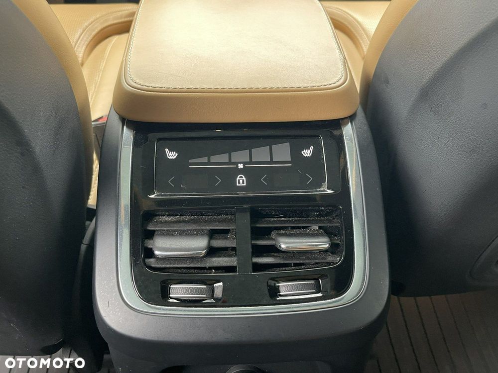 Volvo XC 90 T8 AWD Recharge Geartronic Inscription - 17
