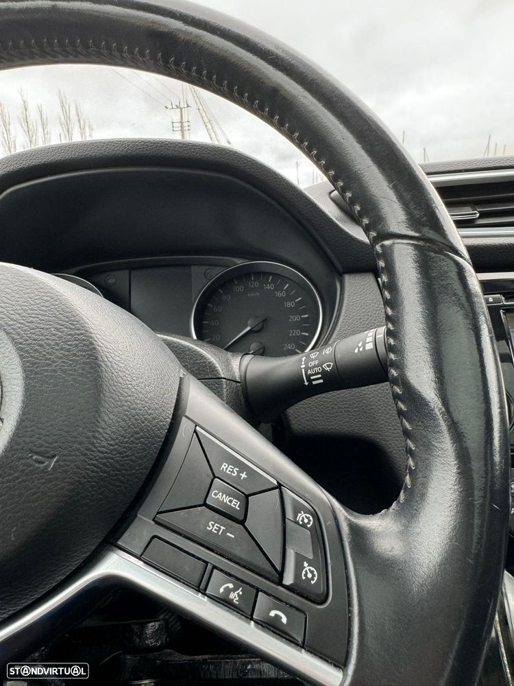 Nissan Qashqai 1.5 dCi N-Connecta - 6