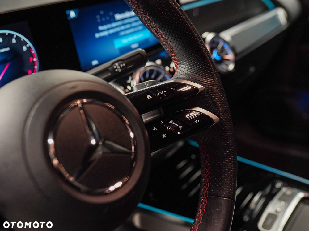 Mercedes-Benz GLB 200 AMG Line 7G-DCT - 24