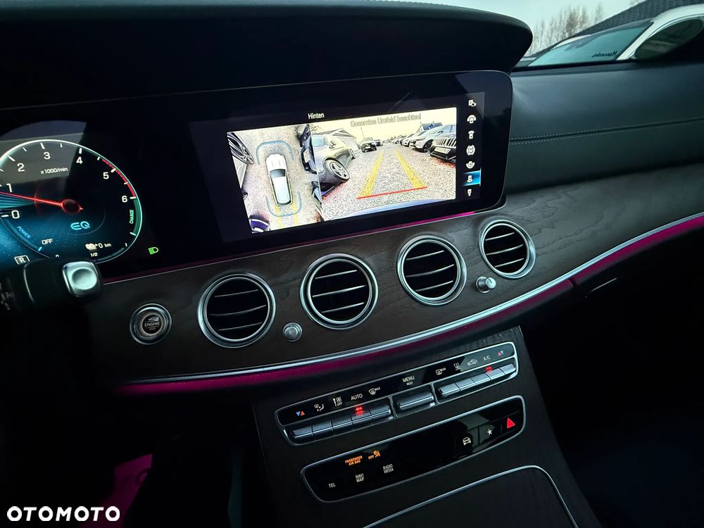 Mercedes-Benz Klasa E 300 de PHEV 4-Matic AMG 9G-Tronic - 38
