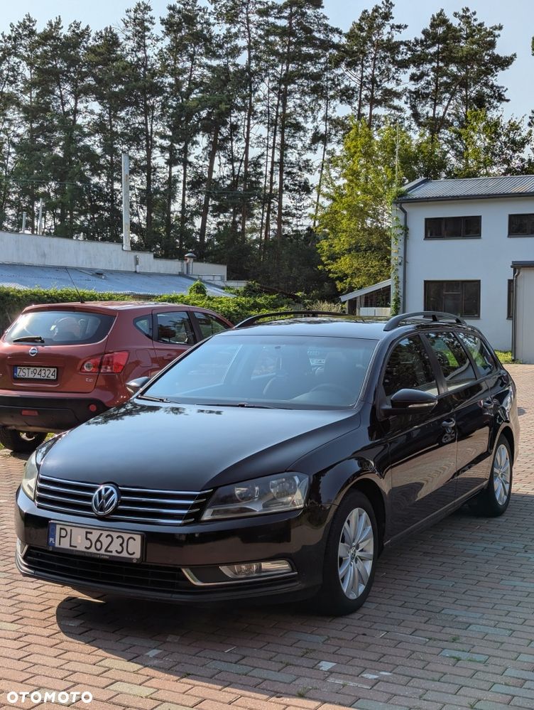 Volkswagen Passat - 1