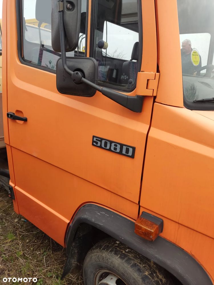 Mercedes-Benz 508D - 9