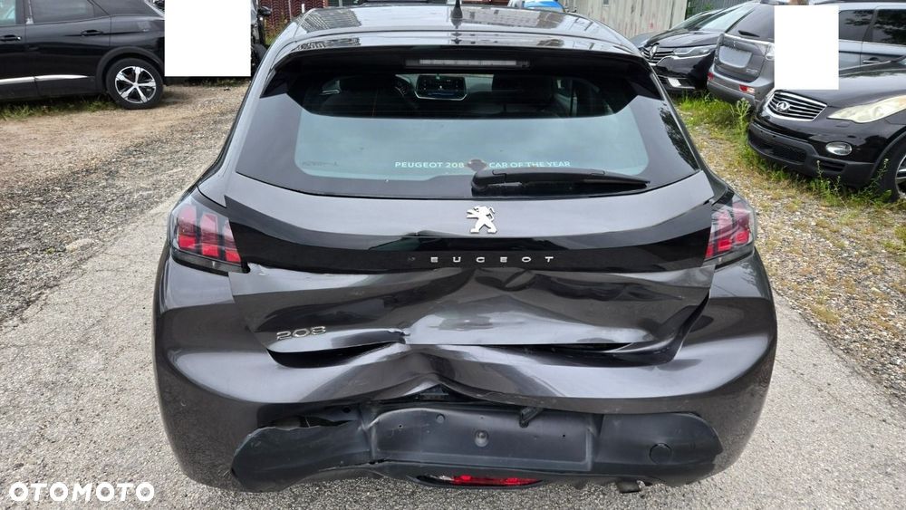 Peugeot 208 - 8