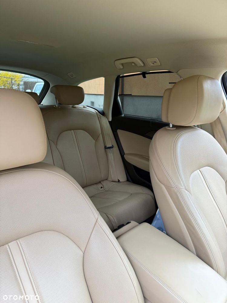 Audi A6 Avant 3.0 TDI DPF quattro tiptronic sport selection - 6