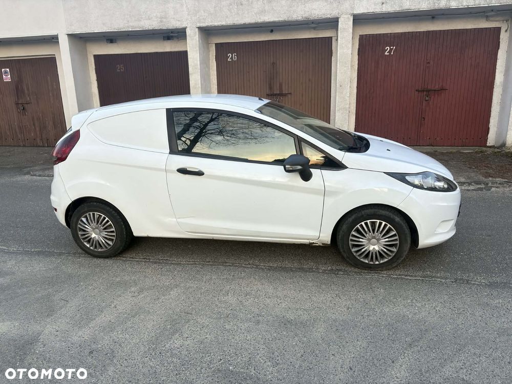 Ford Fiesta 1.4 TDCi Ambiente - 4