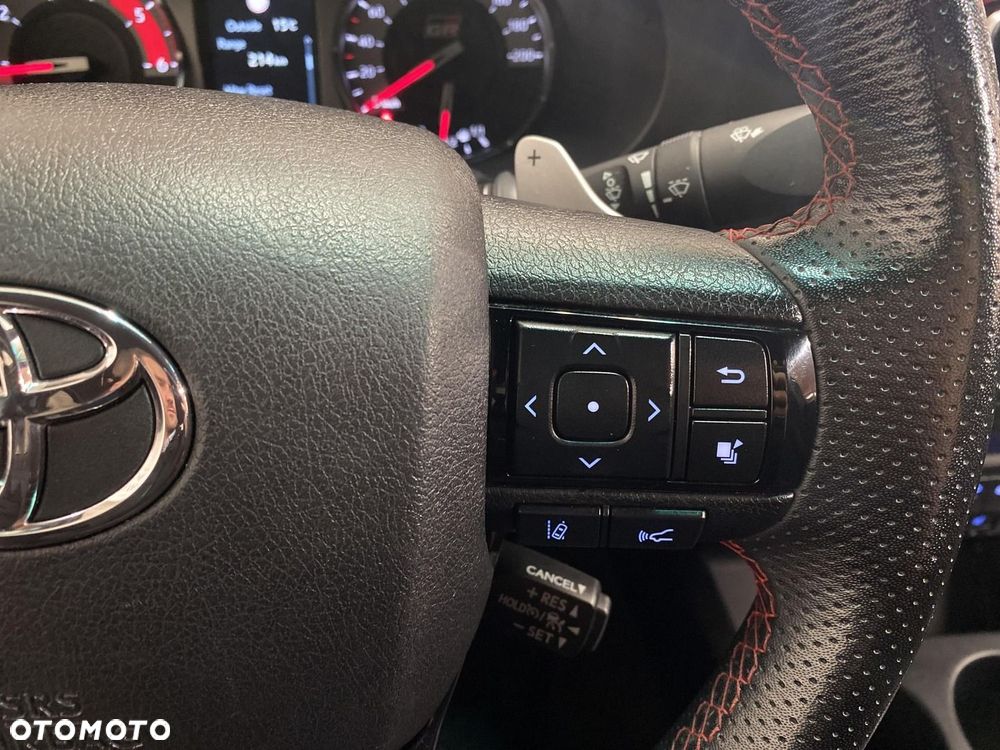 Toyota Hilux 2.8 D-4D Double Cab GR Sport 4x4 - 15