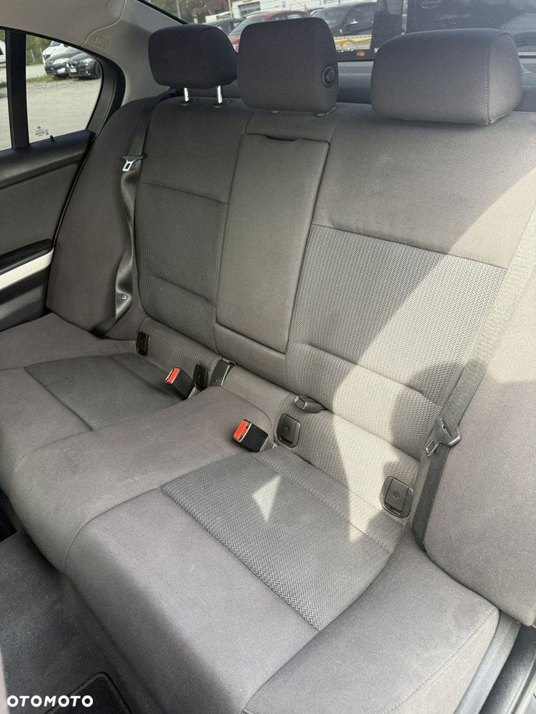BMW Seria 3 318i Edition Exclusive - 13