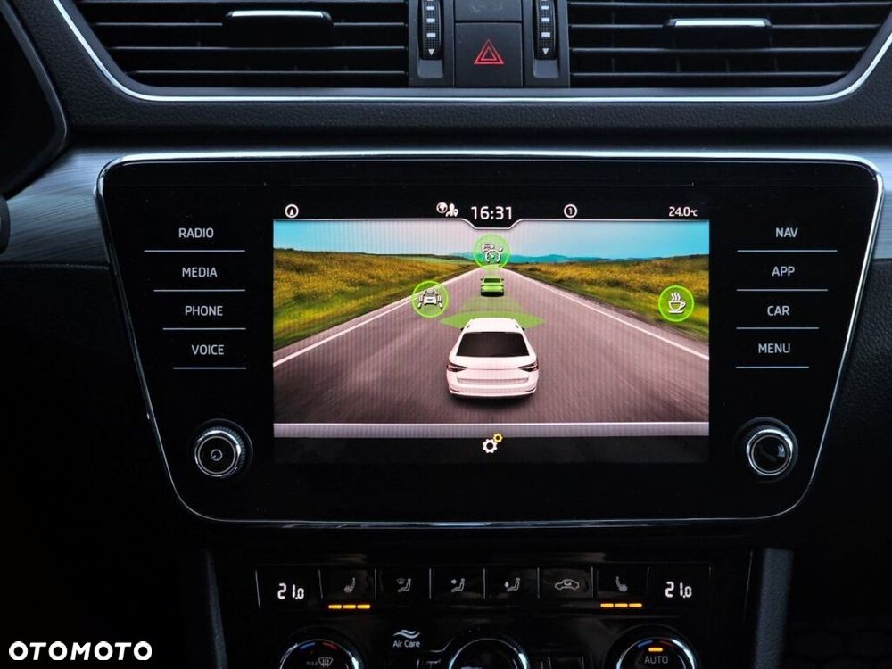 Skoda Superb 2.0 TDI SCR Ambition DSG - 30