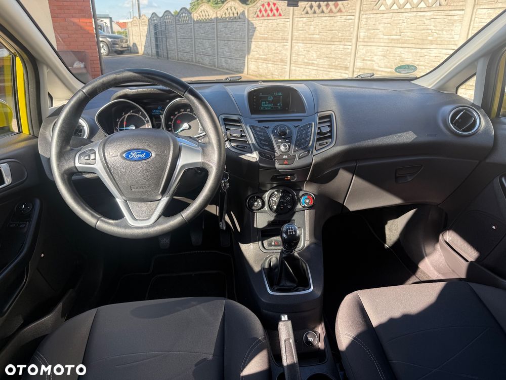 Ford Fiesta - 24