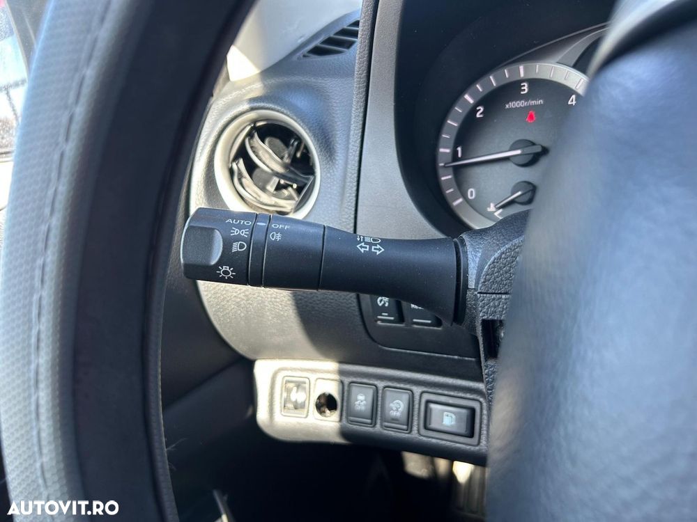 Nissan Navara Double Cab Visia - 18