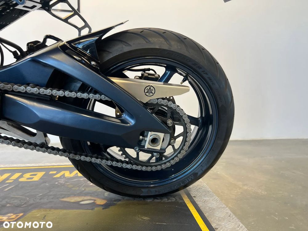 Yamaha FZ - 16