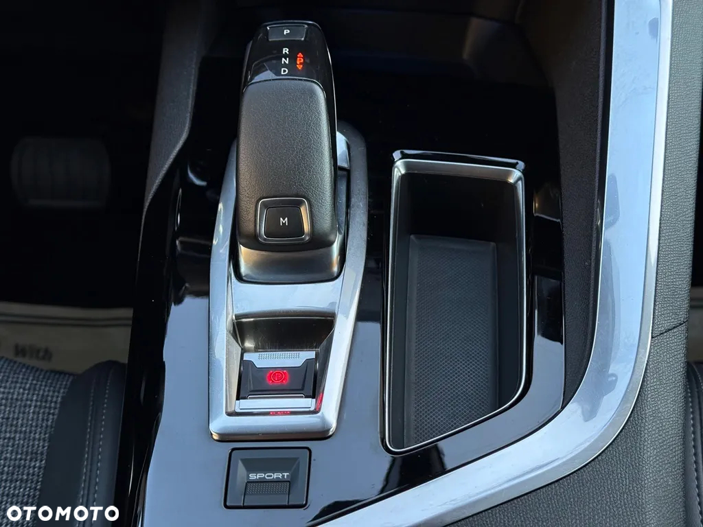 Peugeot 3008 1.5 BlueHDi Allure S&S EAT8 - 8