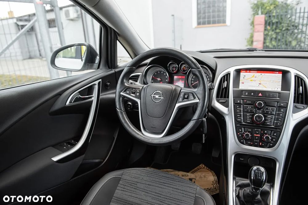 Opel Astra 1.6 T SIDI Cosmo S&S - 24