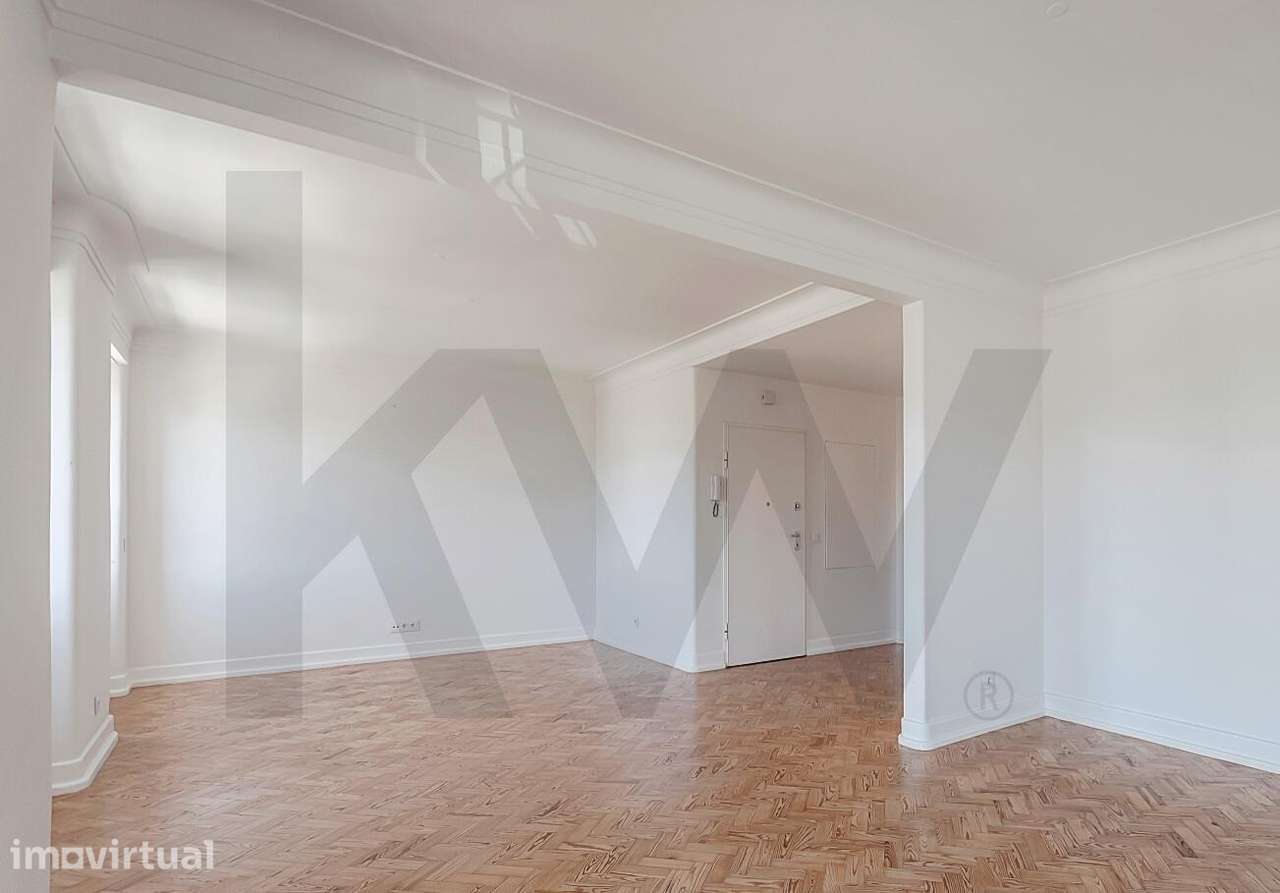 Apartamento T2 Remodelado na Praça de Londres - 115 m2 úteis - Grande imagem: 3/43