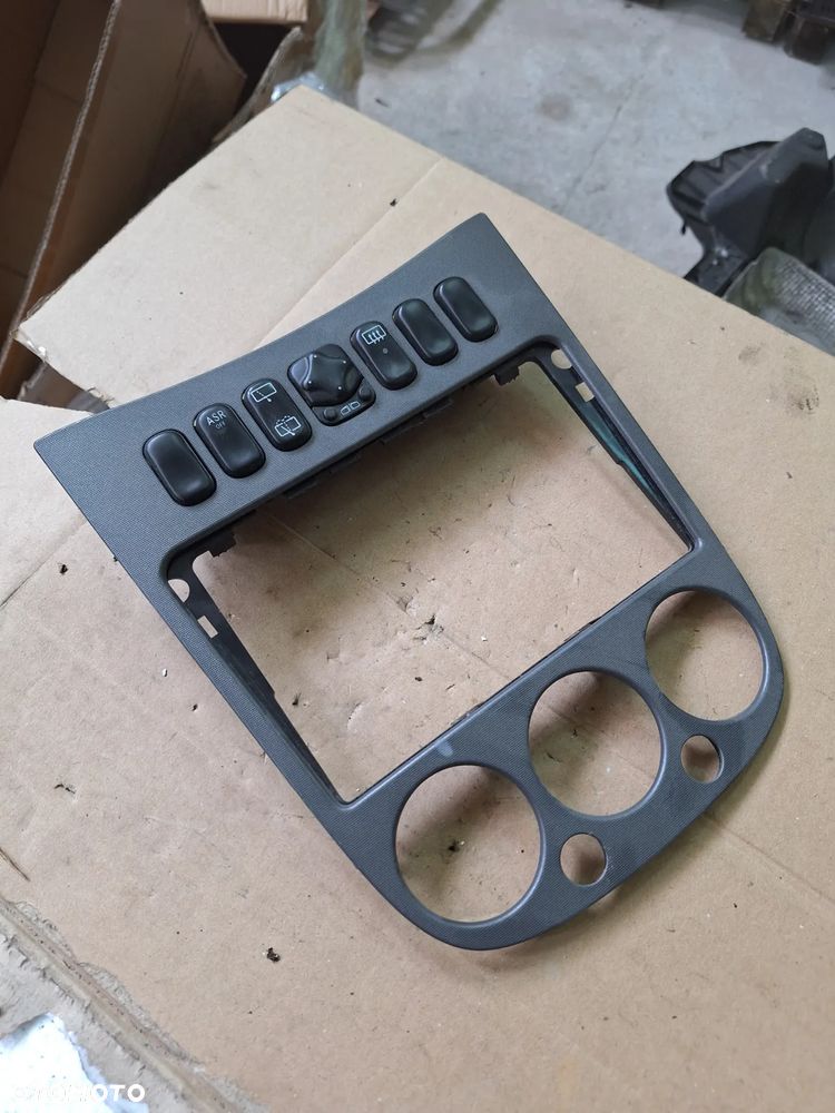 Panel przełączników ramka Mercedes A170 1688203610 - 3
