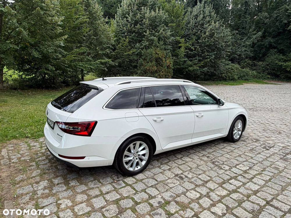 Skoda Superb 2.0 TDI Ambition DSG - 8