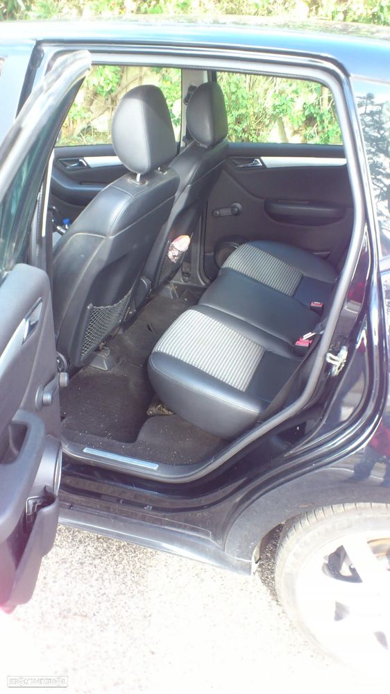 Mercedes-Benz A 200 - 22