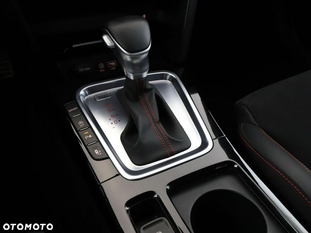 Kia ProCeed 1.6 T-GDI GT DCT - 29