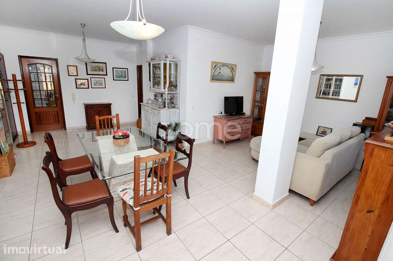 Apartamento T3 com Garagem no Centro de Portimão