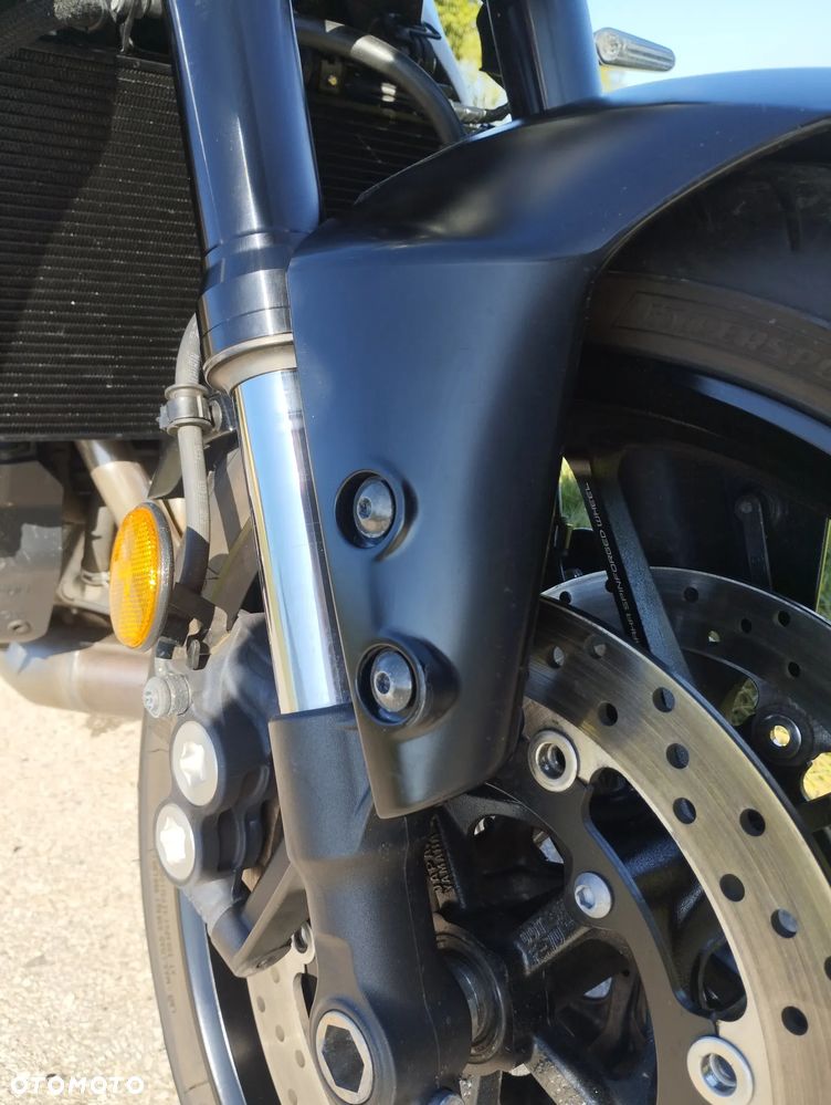Yamaha MT - 12