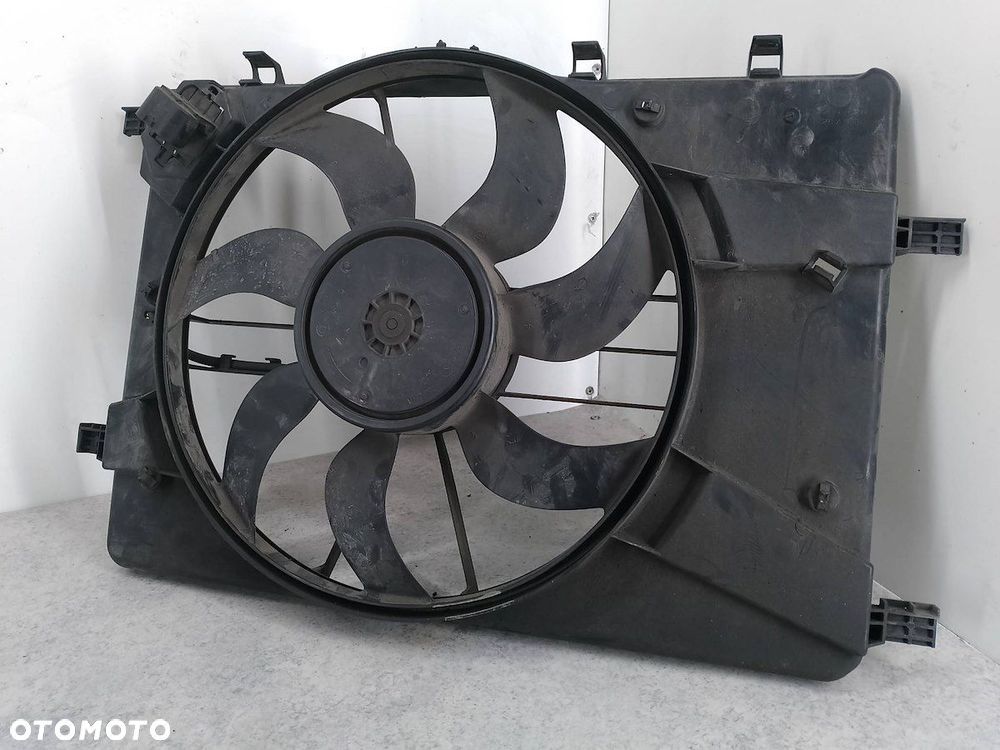 WENTYLATOR CHŁODNICY OPEL ASTRA J 13289626 13267630 0130308403  BOSCH - 7