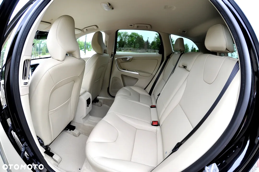 Volvo XC 60 D3 Summum - 17