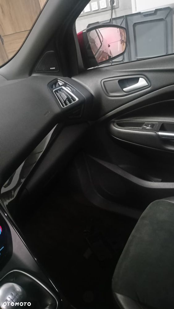 Ford Kuga - 16