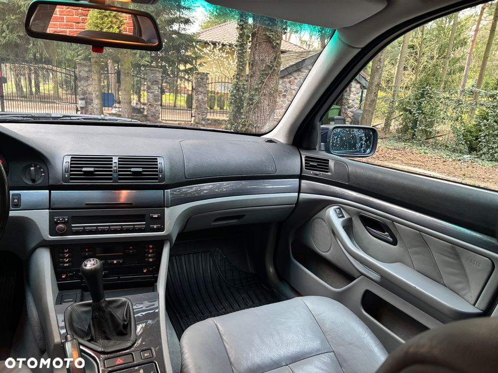 BMW Seria 5 540i - 16