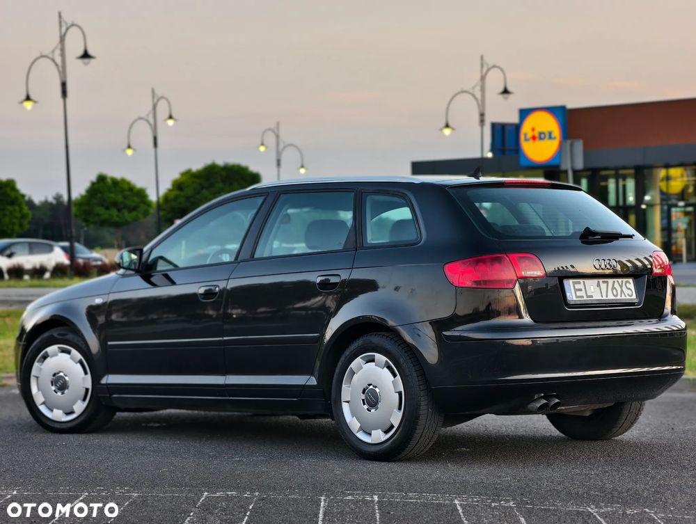 Audi A3 Sportback 2.0 TDI Attraction - 2