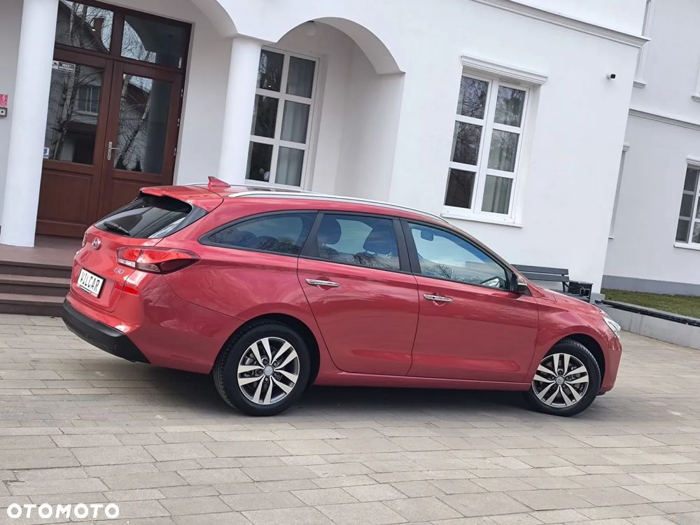 Hyundai i30 blue Kombi 1.6 CRDi Style - 13