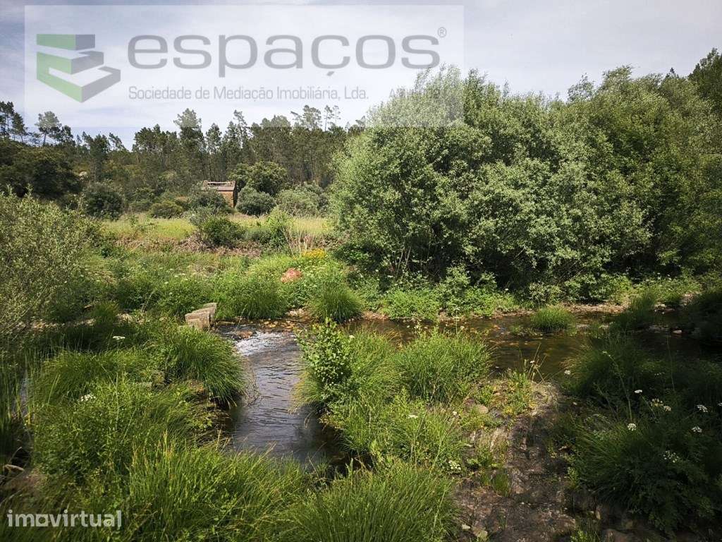 Terrenos próximos da praia fluvial - Sobrainho da Ribeira - Grande imagem: 2/12