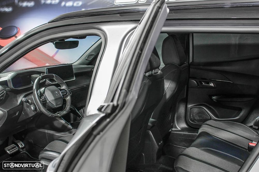 Peugeot e-2008 50 kWh GT - 7