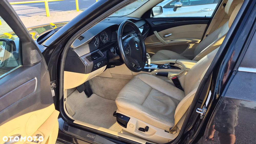 BMW Seria 5 520d - 13