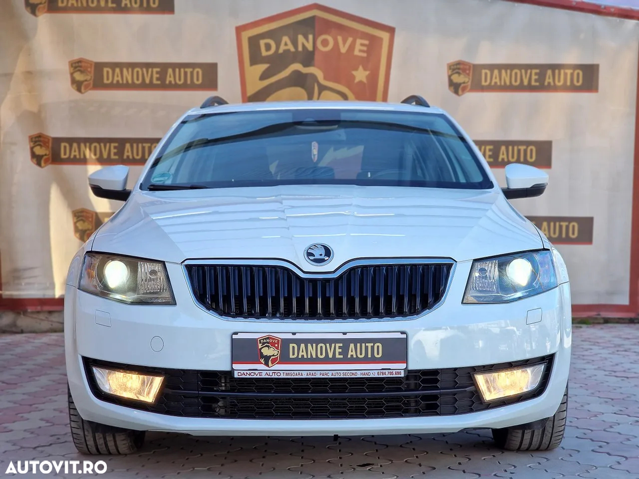 Skoda Octavia Combi 2.0 TDI DSG Edition - 2
