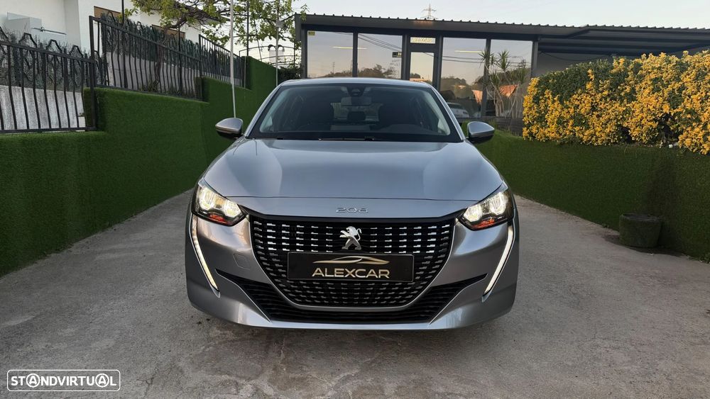 Peugeot 208 2020 photo 2