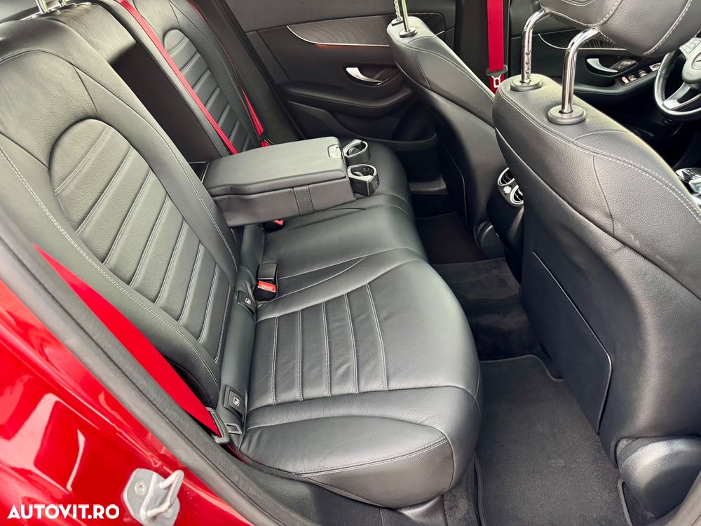 Mercedes-Benz GLC 300 4Matic 9G-TRONIC AMG Line - 15