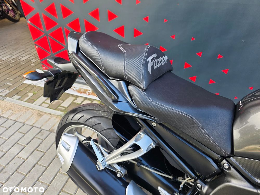 Yamaha FZ - 20
