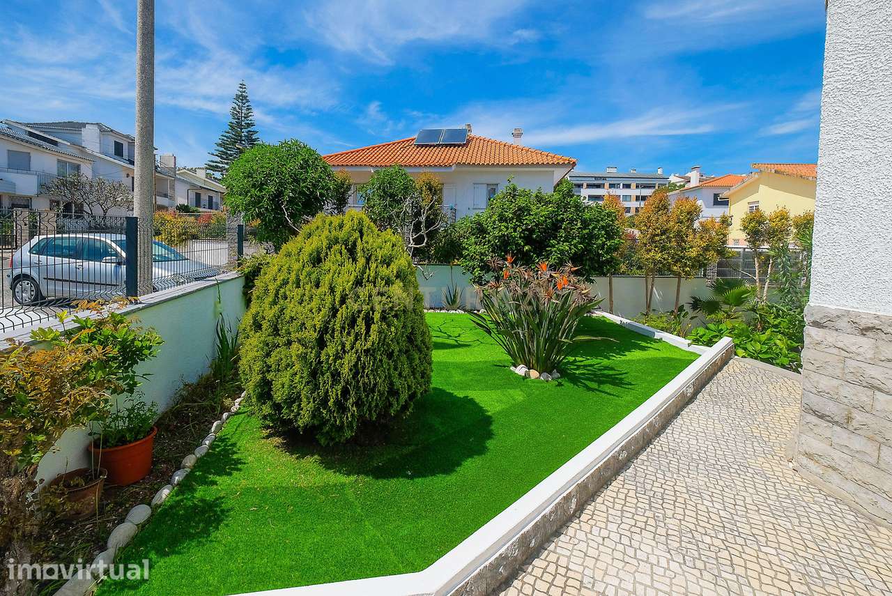 Moradia T5 em Carcavelos — Espaço, Conforto e Localização Privilegiada - Grande imagem: 3/47
