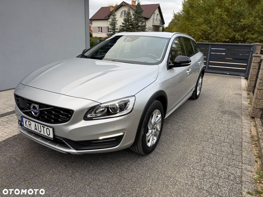 Volvo V60 Cross Country 2017 photo 2